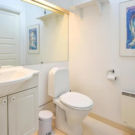 Beautiful Home In Blavand With Sauna 布拉万德